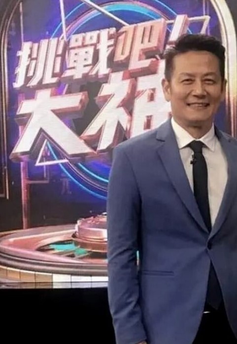 大神居家双飞两只小母猪累死累活的也射不出来 - 美腿上司